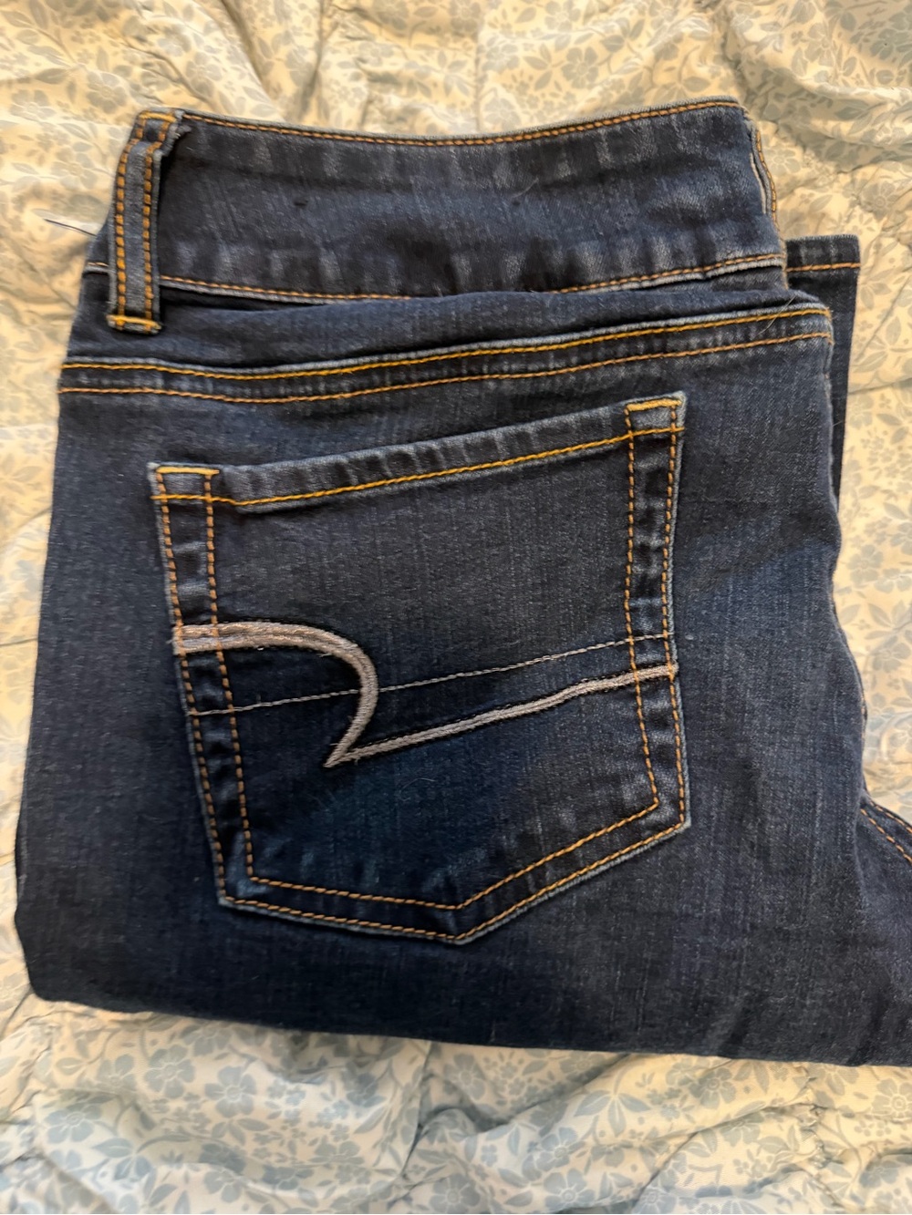 American Eagle Outfitters Dark Blue Wide-Leg Jeans with Contrast Stitching